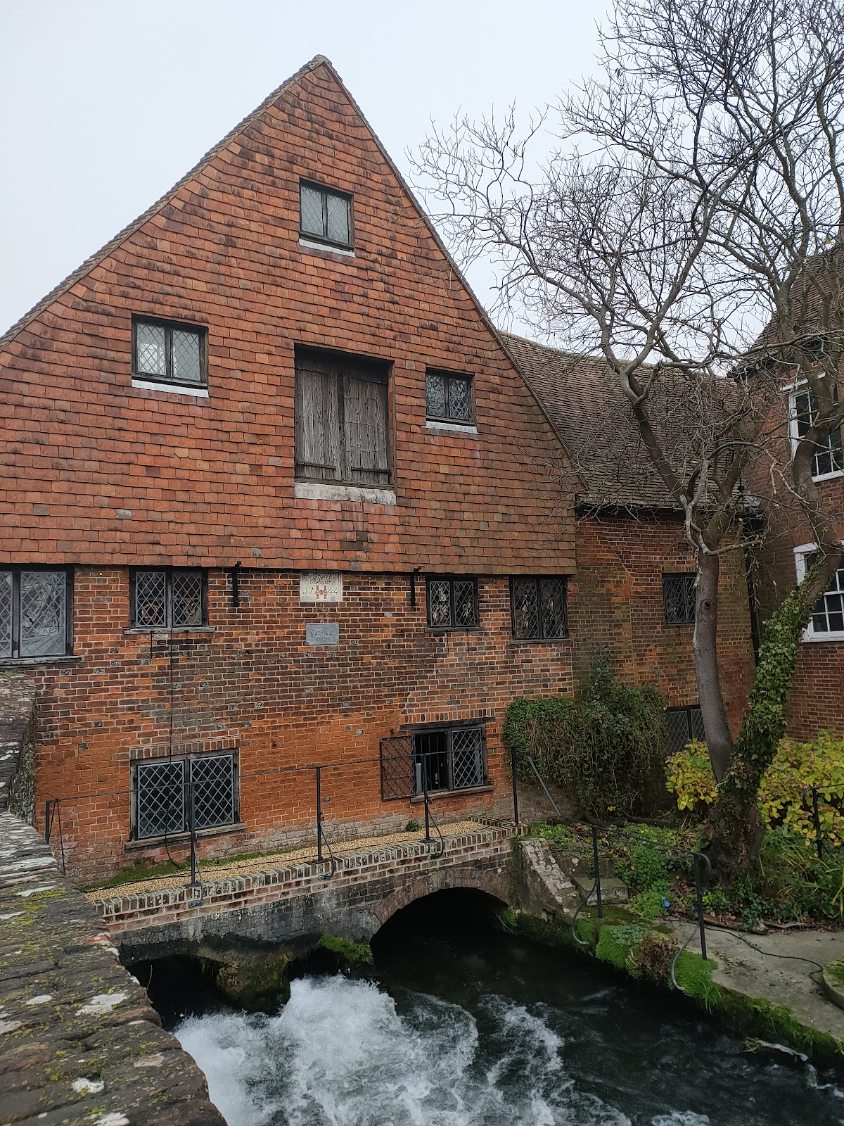 https://whatremovals.co.uk/wp-content/uploads/2022/02/National Trust - Winchester City Mill-225x300.jpeg